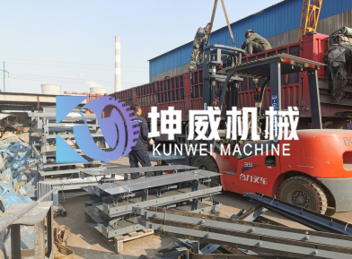 山東封閉式大傾角皮帶機(jī) 山東封閉式大傾角皮帶機(jī)